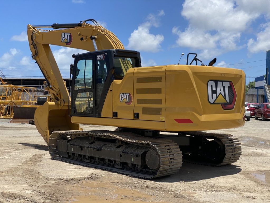 ESCAVADEIRA HIDRAULICA CAT CESEM Locação de Equipamentos